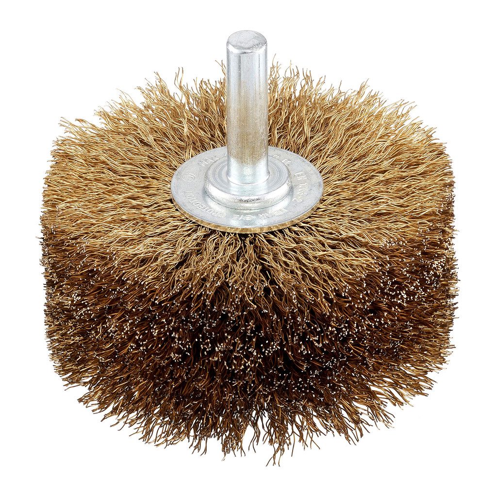 Radiálne vrkočové drôtené kefy